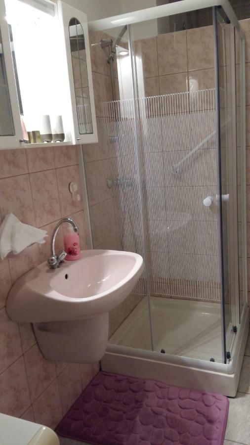 נג'קניז'ה Heni Apartman מראה חיצוני תמונה